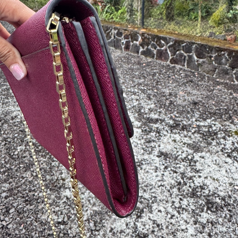 Henri Bendel NWT $278 Uptown Clutch Wallet on Chain Burgundy Leather Gold Chain - Picture 8 of 11